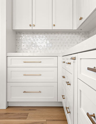 pinnacle kitchen white shaker cabinets
